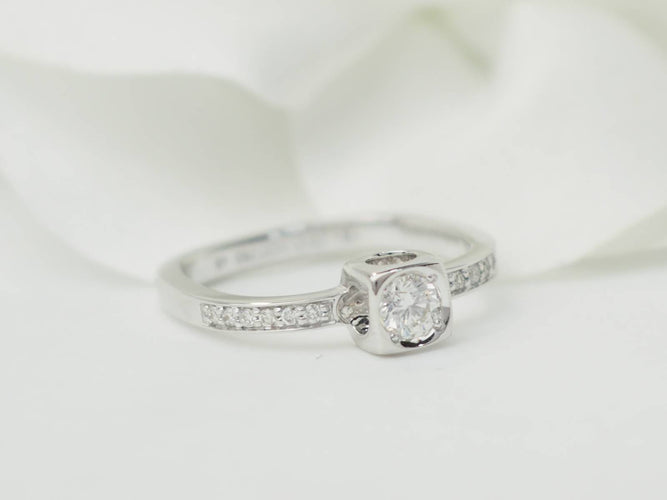 Bague 48 Bague Dinh Van Cube en or blanc et diamants 58 Facettes 33422