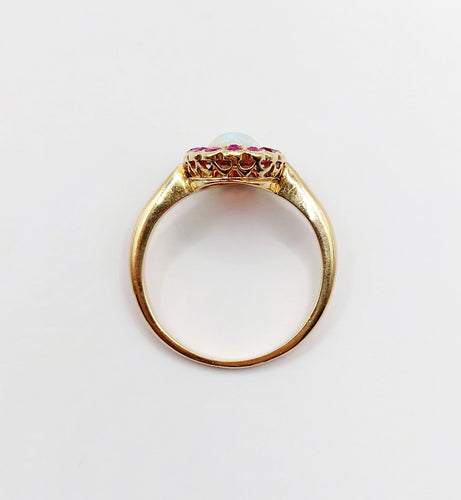 Bague 51 Bague marguerite antique or cabochon d'opale et rubis 58 Facettes A04407