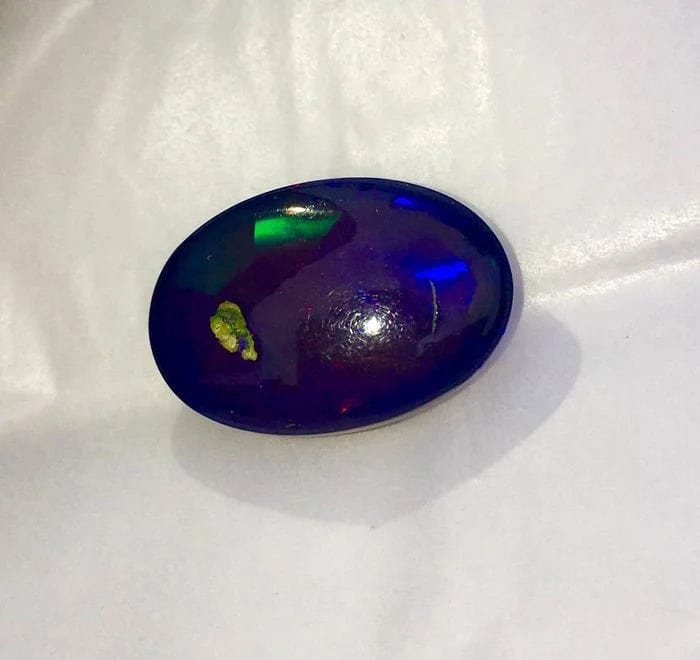 Gemstone Opale noire d'Australie 13.00cts 58 Facettes 507