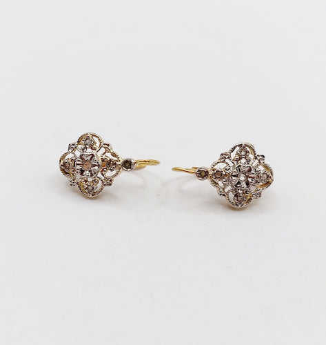 Boucles d'oreilles Dormeuses marguerite antiques en or 18k et diamants taille rose (circa 1900) 58 Facettes A06421