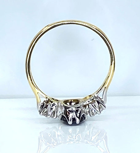 Bague 55 Bague en or jaune 18 carats : saphir épaulé de 2 diamants 58 Facettes AB549