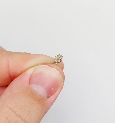 Pendentif Petit pendentif antique or blanc 18k diamant taille ancienne 0,18 carat (1920) 58 Facettes A06139