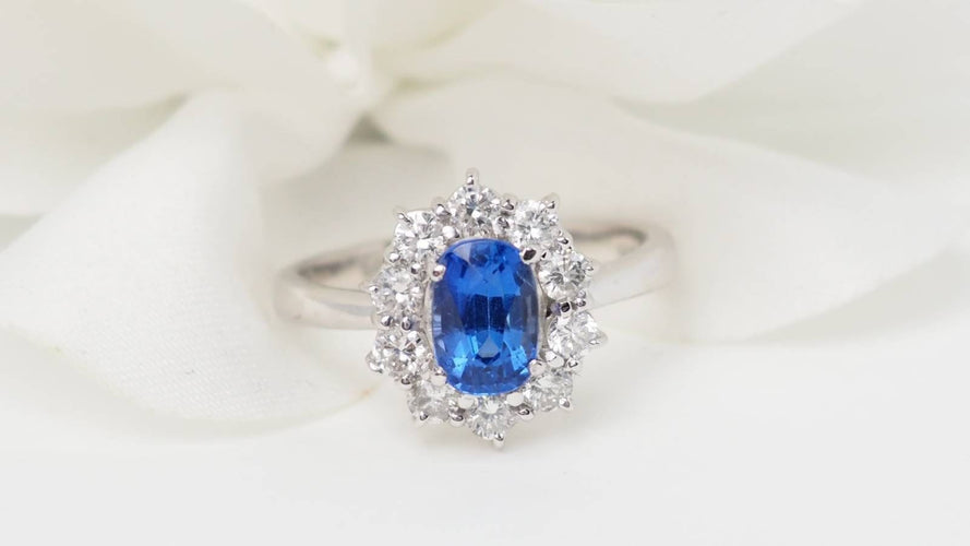 Bague 57 Bague marguerite en platine, tanzanite et diamants 58 Facettes 32520