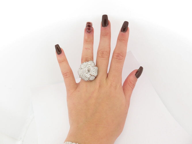 Bague 53 bague cocktail camelia t53 sertie de 188 diamants 4.12ct or blanc 18k 27.5g 58 Facettes 270127