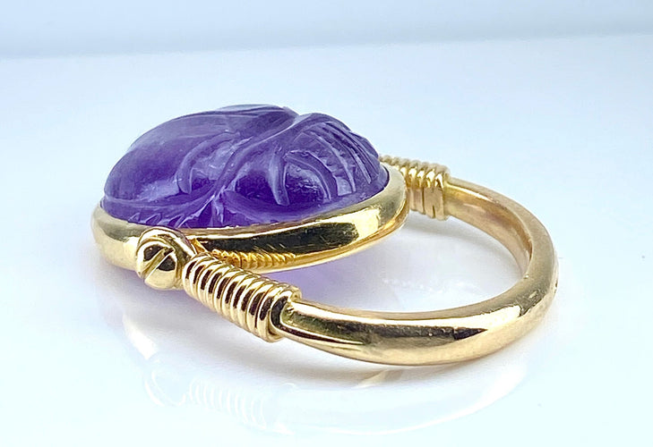 Bague en or jaune 18 carats, scarabée en améthyste mobile