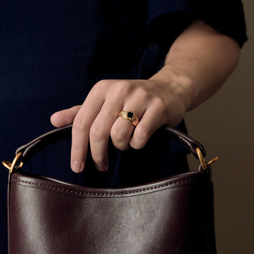 Bague 53 1/2 Bague or jaune, serti saphir et diamants 58 Facettes 238