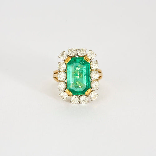 Bague 51 Bague or jaune émeraude de Colombie entourée de diamants 58 Facettes