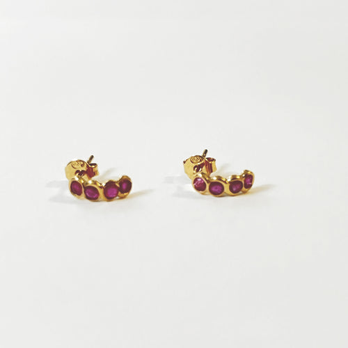 Boucles d’oreilles n° 19 en or jaune 18 carats et rubis
