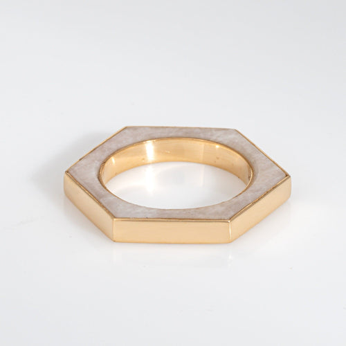 Bague 46 Bague hexagonale en or jaune incrustée d'onyx blanc 58 Facettes G13905