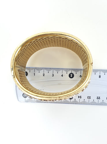 Bracelet Bracelet Manchette or jaune et diamants 58 Facettes