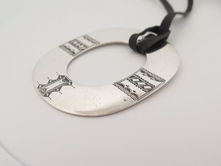 Collier collier pendentif HERMES isthme touareg argent massif 58 Facettes 262859