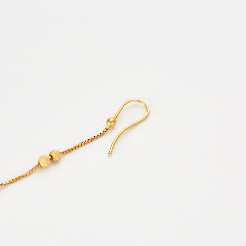 Boucles d'oreilles pendantes perles d'or jaune sur chaîne maille vénitienne