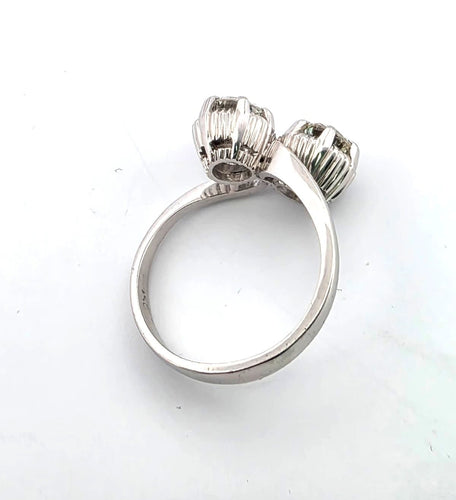 Bague en or blanc avec diamants