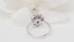 Bague 57 Bague marguerite en platine, tanzanite et diamants 58 Facettes 32520