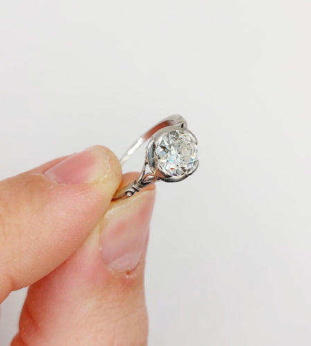 Bague 50 Bague solitaire Art déco en platine et diamant taille ancienne 1,35 carats 58 Facettes A06439