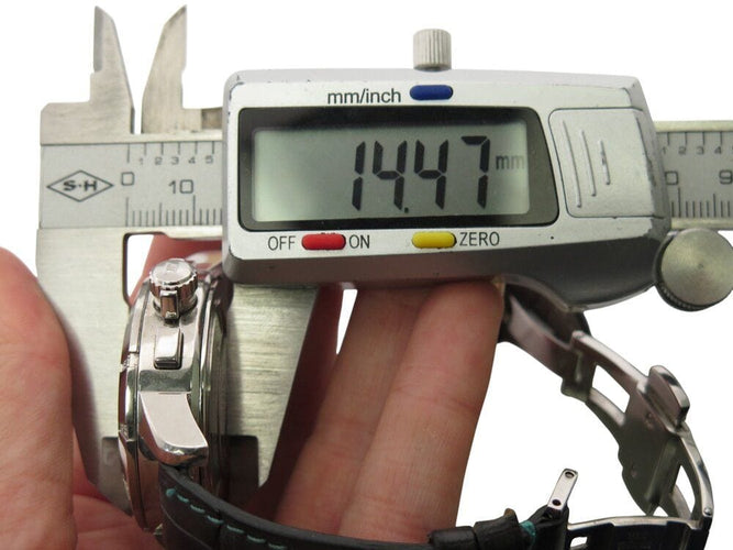 Montre Montre Jaeger-LeCoultre Master Compressor Diving GMT 156.8.25 38m automatique 58 Facettes 269228