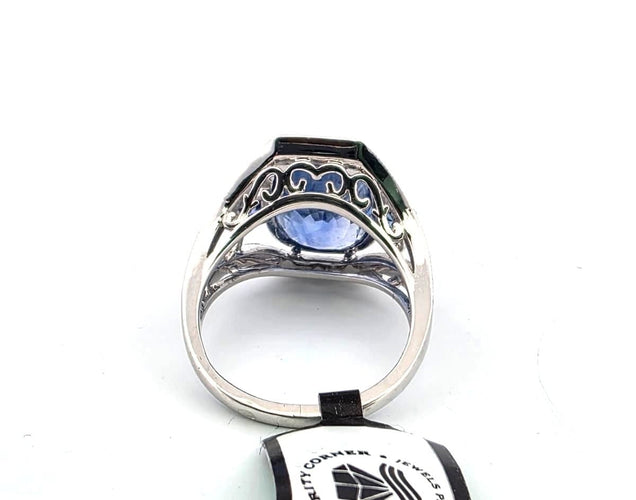 Bague 52 Bague princière en or blanc 18 carats avec un saphir de Ceylan certifié au centre, des saphirs latéraux et des diamants 58 Facettes