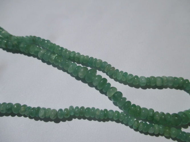 Collier perles d'émeraudes naturelles
