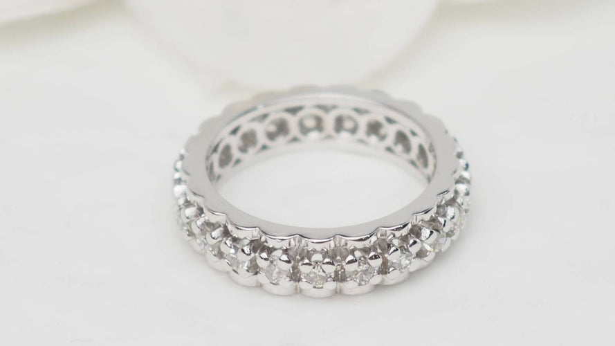 Bague 49 Alliance américaine ancienne en or blanc et diamants 58 Facettes 29567