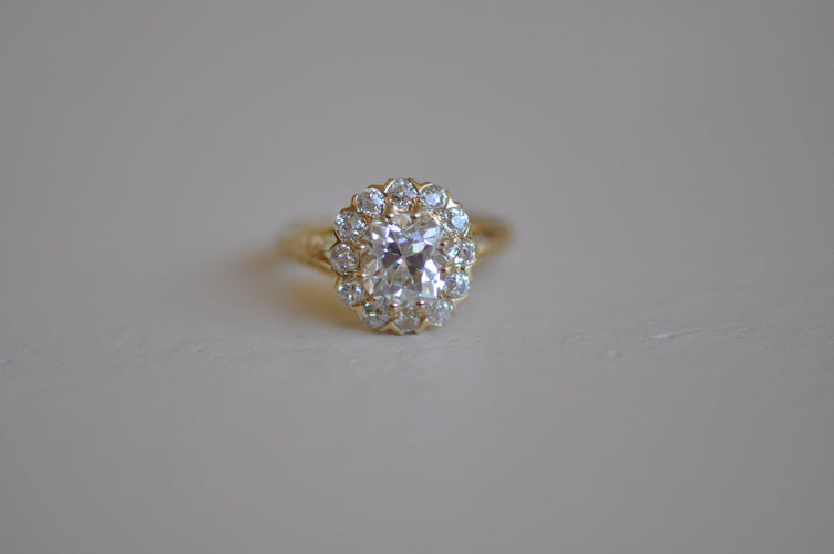 Bague 53.5 Antique yellow gold diamond ring 58 Facettes