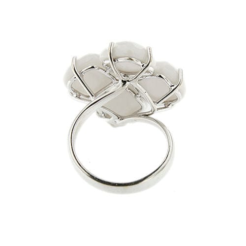 Bague fleurie en onyx blanc