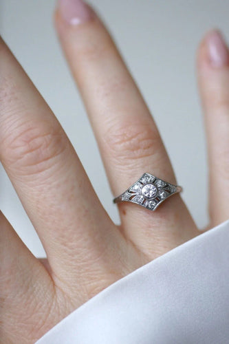 Bague 55.5 Bague Art Déco Platine Diamants 58 Facettes