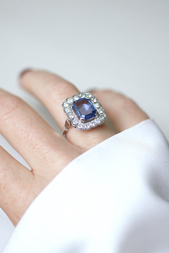 Bague 54.5 Bague Marguerite Art Déco saphir de Ceylan 3,90 cts et diamants 58 Facettes