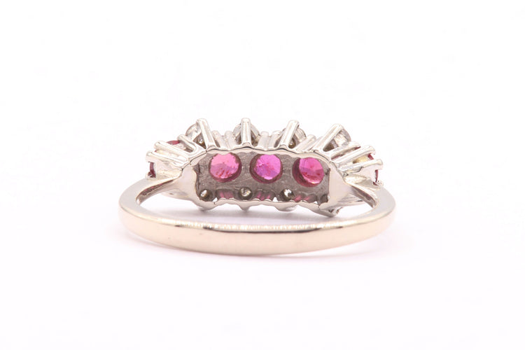 Bague 48 Bague contemporaine en or blanc sertie de rubis et de diamants 58 Facettes 21486-2