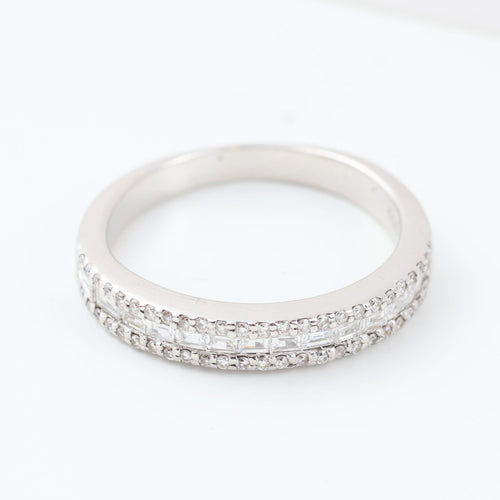 Bague 51 Bague en or blanc 18 carats sertie de diamants taille baguette et brillant 58 Facettes 130019