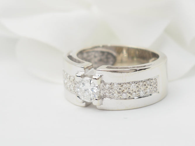 Bague 56 Bague solitaire en or blanc et diamant 0.55ct 58 Facettes 33137