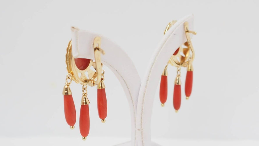 Boucles d'oreilles Boucles d'oreilles en or jaune et corail 58 Facettes 32382