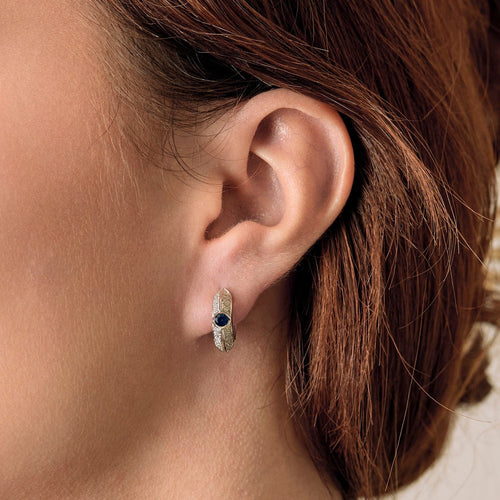 Boucles d'oreilles Boucles d'oreilles créoles or blanc, diamants, saphirs 58 Facettes BO/250014/