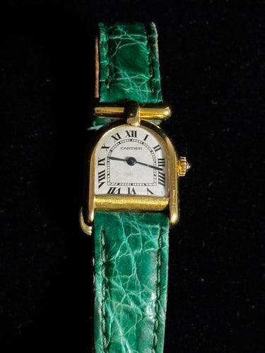 Montre [RARE] CARTIER - Montre Cloche Calandre - Petit modèle - Réf. 6603 - Or jaune 18 carats - Vintage 58 Facettes