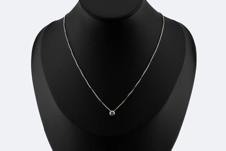 Collier Collier point lumineux en or blanc et diamant 58 Facettes col262