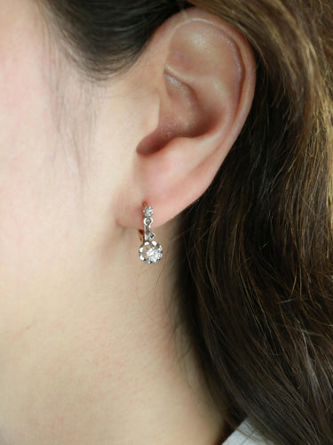 Boucles d'oreilles Dormeuses anciennes diamants coussin 0,5 carat 58 Facettes 1130.6