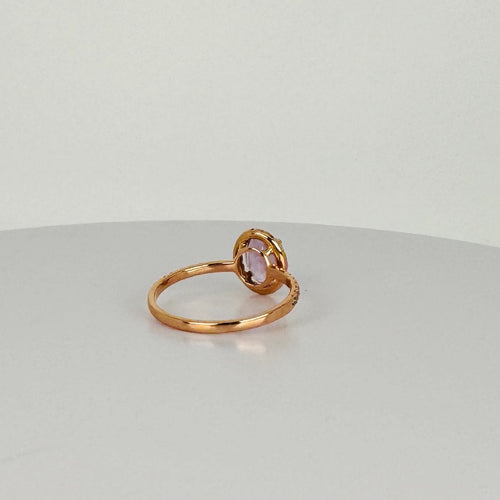 Bague 58 Bague en or rose avec améthyste ovale de 1,28 ct et saphirs blancs 58 Facettes 2508010