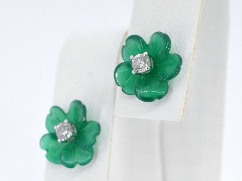 Boucles d'oreilles en or blanc 0,18 carat avec fleur précieuse verte et gros diamants