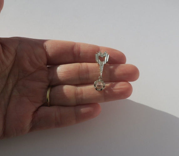 Pendentif Pendentif Art Déco flèche en or jaune et or blanc 18 carats et diamants 58 Facettes