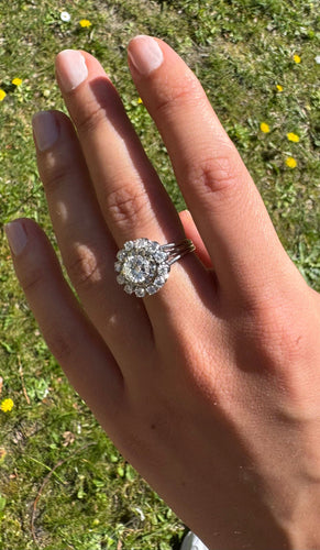 Bague 52 Bague - Or blanc et diamants 58 Facettes 1009