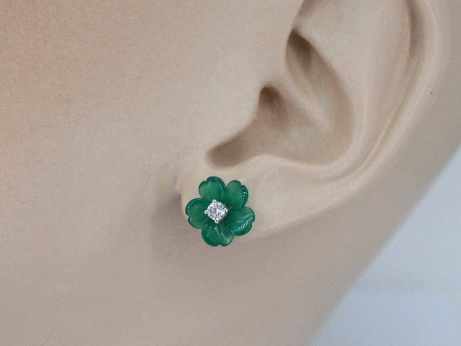 Boucles d'oreilles en or blanc 0,18 carat avec fleur précieuse verte et gros diamants