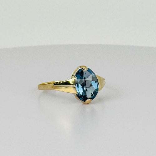 Ring Yellow Gold with Oval Facetted Aquamarine of ca 1.20 carat 58 Facettes 2501003