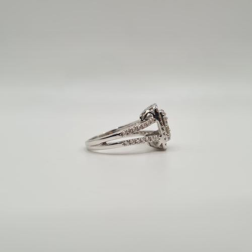 Bague 53 Bague or blanc sertie de diamants ronds et baguettes 58 Facettes