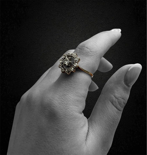 Bague Bague en or blanc sertie de diamants, époque lictueuse italienne 58 Facettes