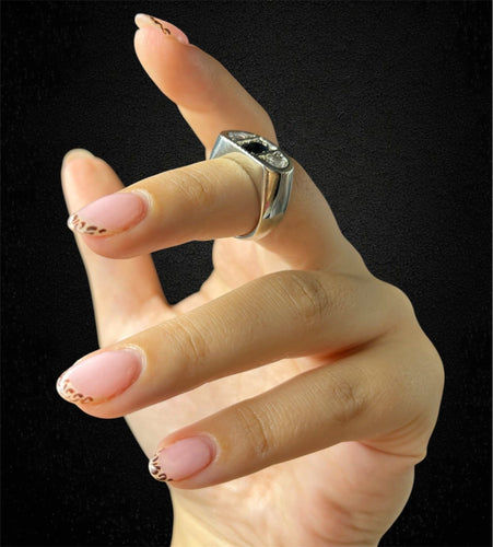 Bague 62 Bague avec saphir cabochon et diamants. Début des années 1900. 58 Facettes