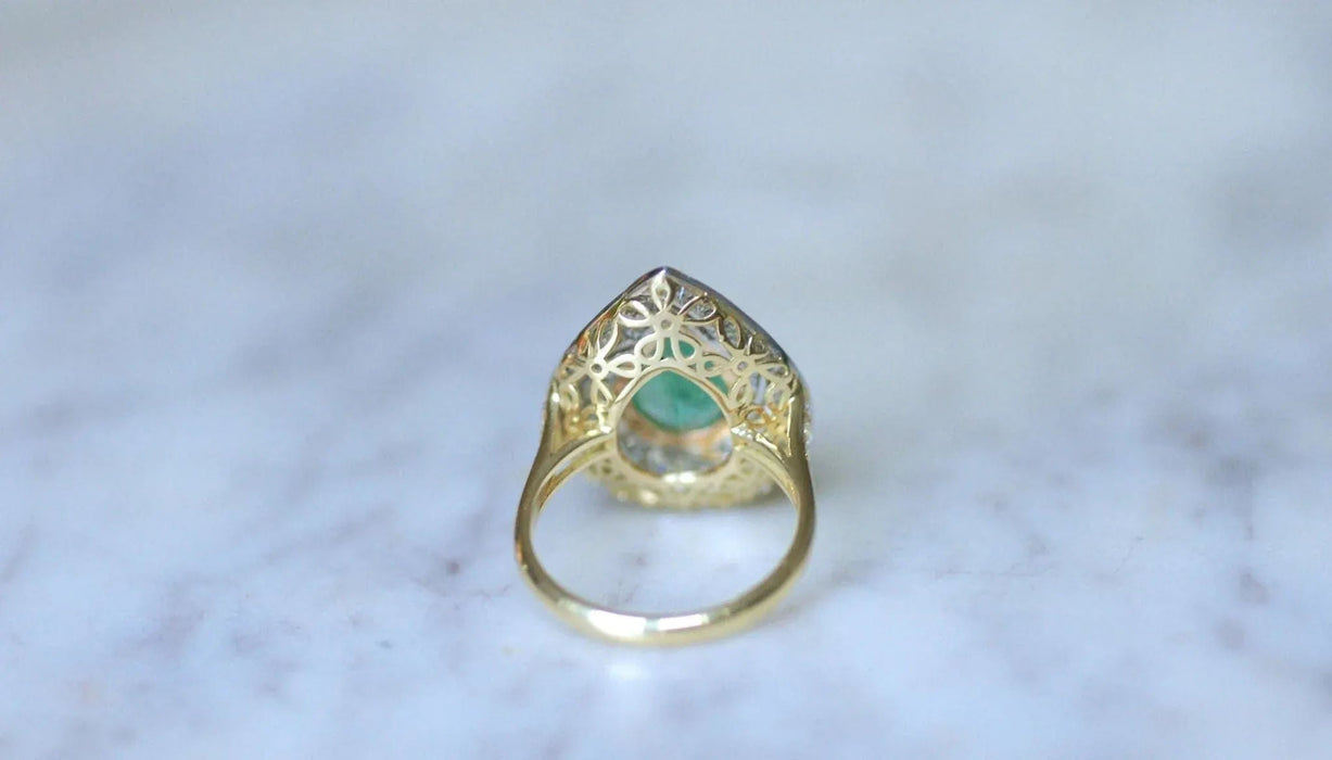 Bague émeraude colombienne poire entourage diamants