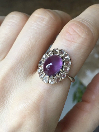 Bague 53 Bague ancienne sertie d’une améthyste cabochon et diamants en or jaune 18k 58 Facettes