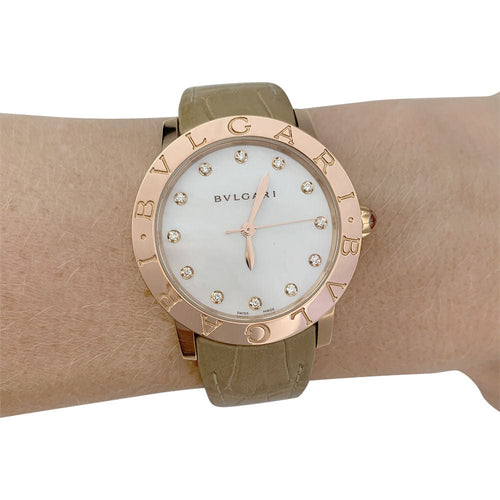 Montre Montre Bulgari, "BB33",or rose, nacre et diamants. 58 Facettes 31968
