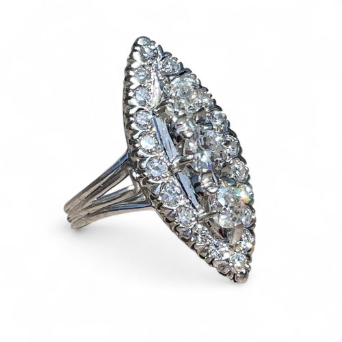 Bague 55 Marquise diamants en or blanc 58 Facettes 146