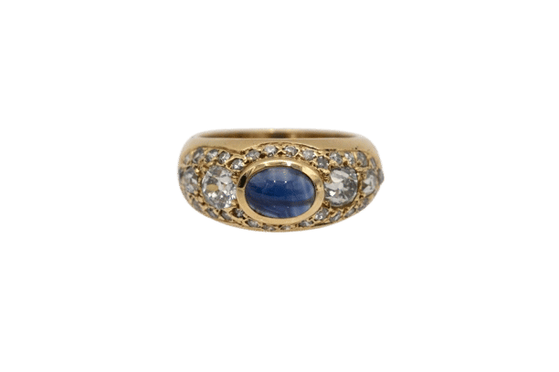 Bague ancienne en or jaune avec saphir et diamants, Pays-Bas.