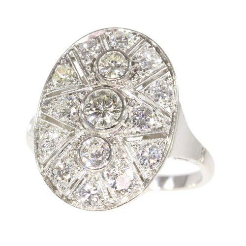 Romance éternelle : une bague en diamant Art déco des années 1950